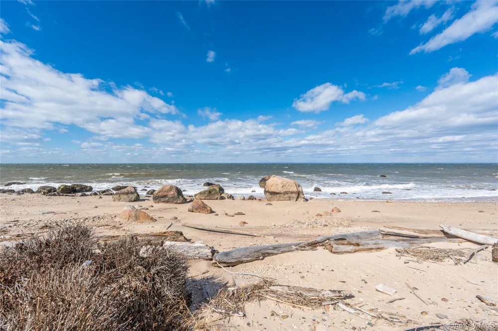 56765 Route 48 Greenport, NY 11944
