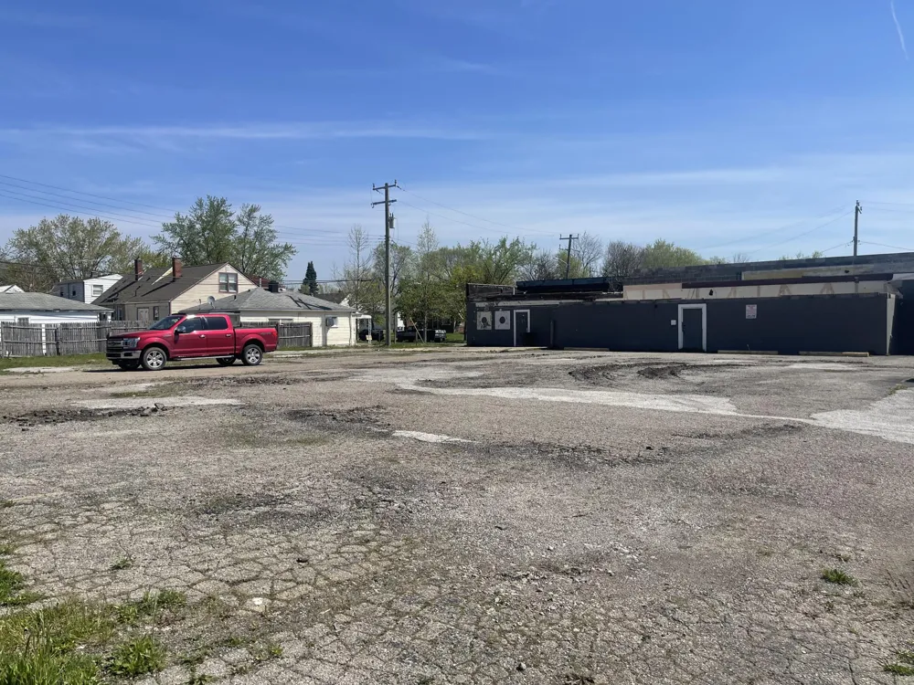 22110 W Warren Avenue Redford, MI 48239
