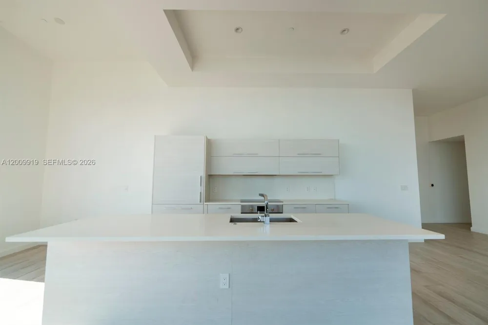 45 SW 9th St #4906 Miami, FL 33130