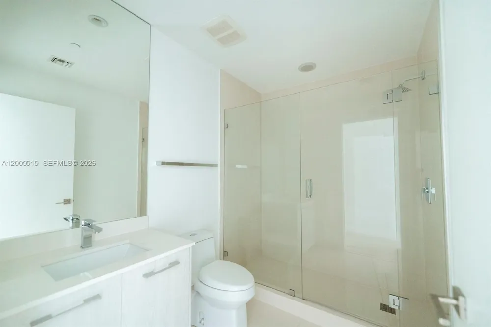 45 SW 9th St #4906 Miami, FL 33130