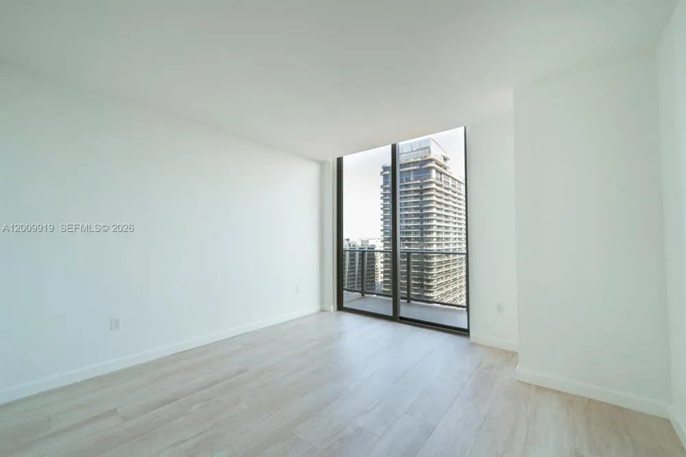 45 SW 9th St #4906 Miami, FL 33130