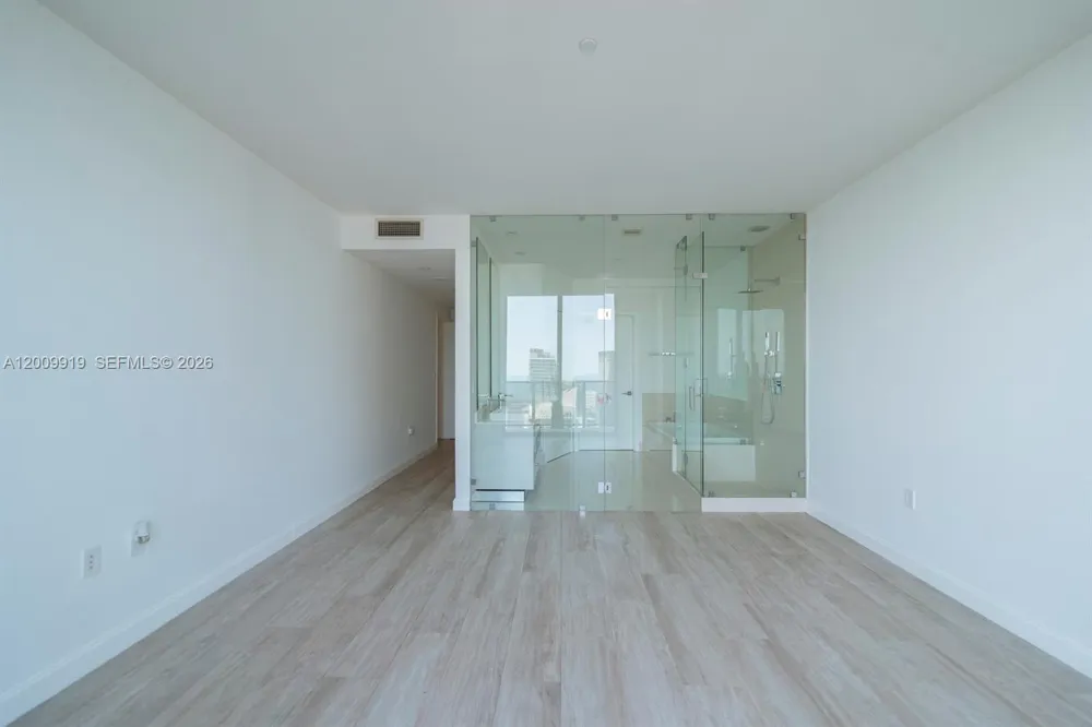 45 SW 9th St #4906 Miami, FL 33130