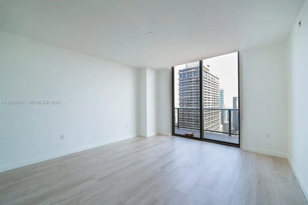 45 SW 9th St #4906 Miami, FL 33130