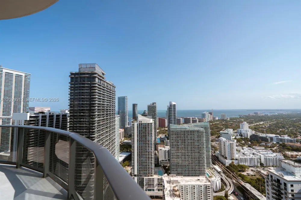 45 SW 9th St #4906 Miami, FL 33130