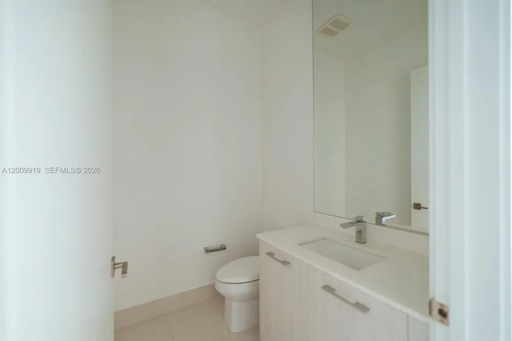 45 SW 9th St #4906 Miami, FL 33130