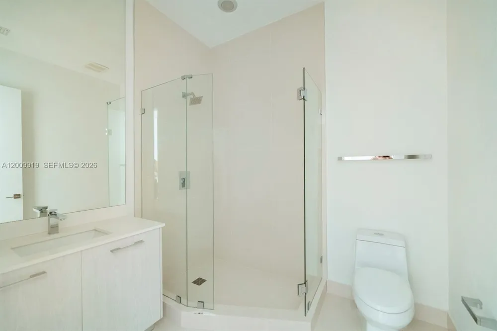45 SW 9th St #4906 Miami, FL 33130