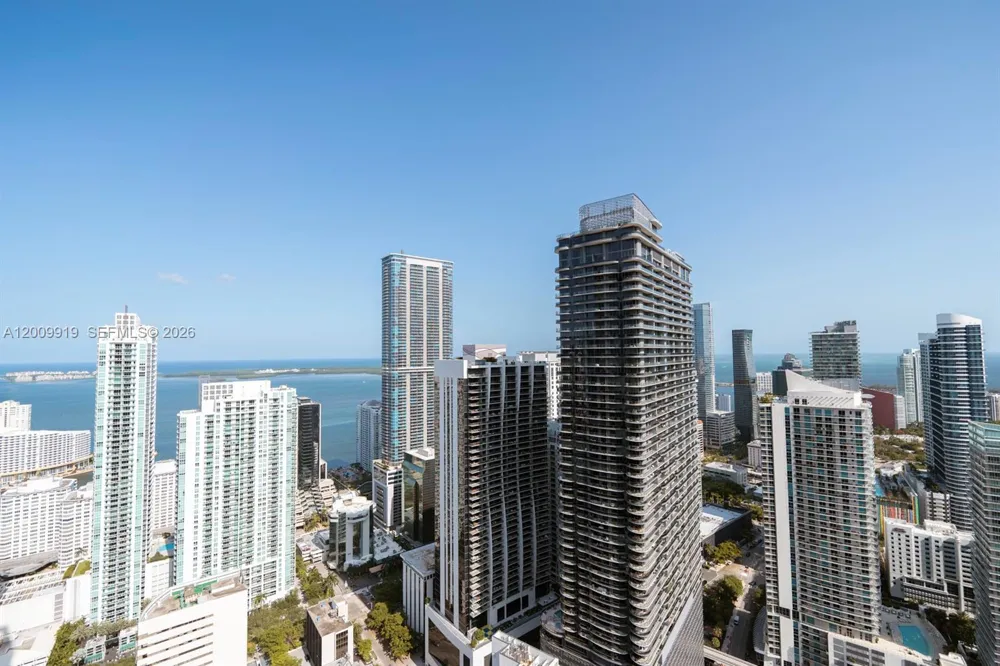 45 SW 9th St #4906 Miami, FL 33130