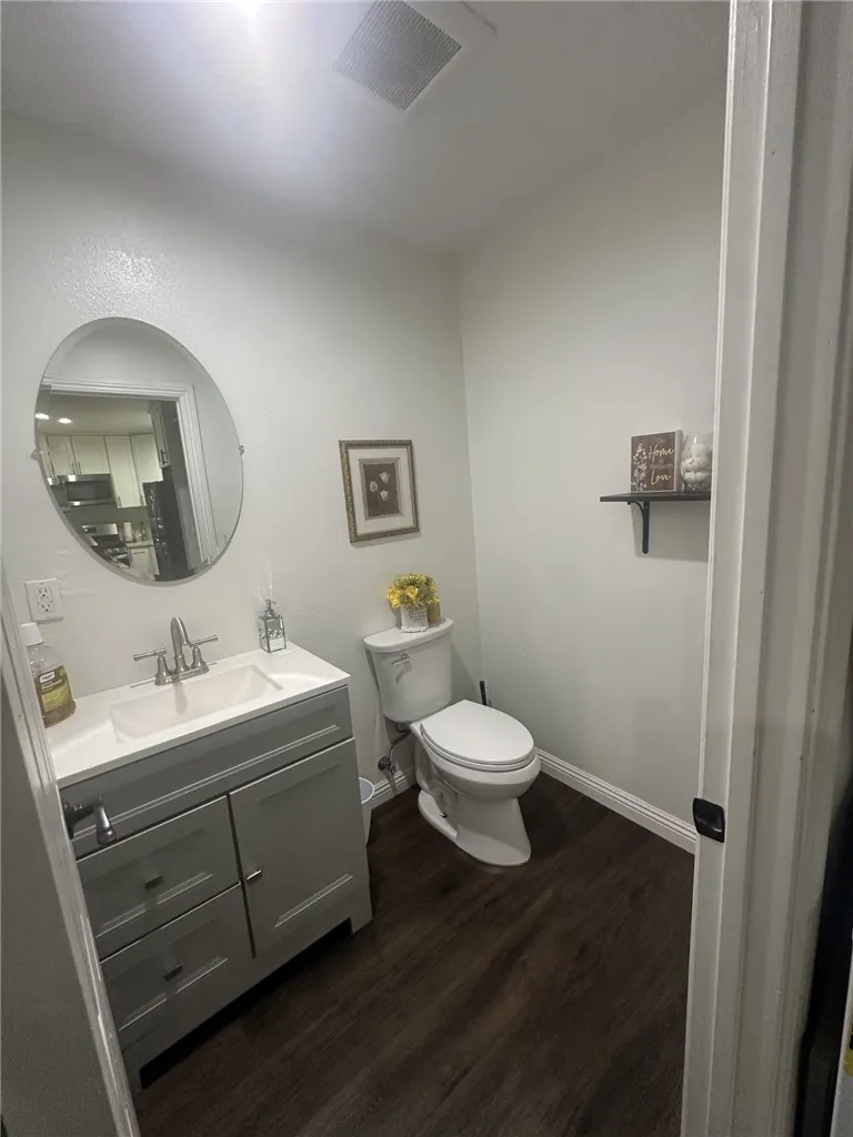 7845 Sausalito West Hills, CA 91304