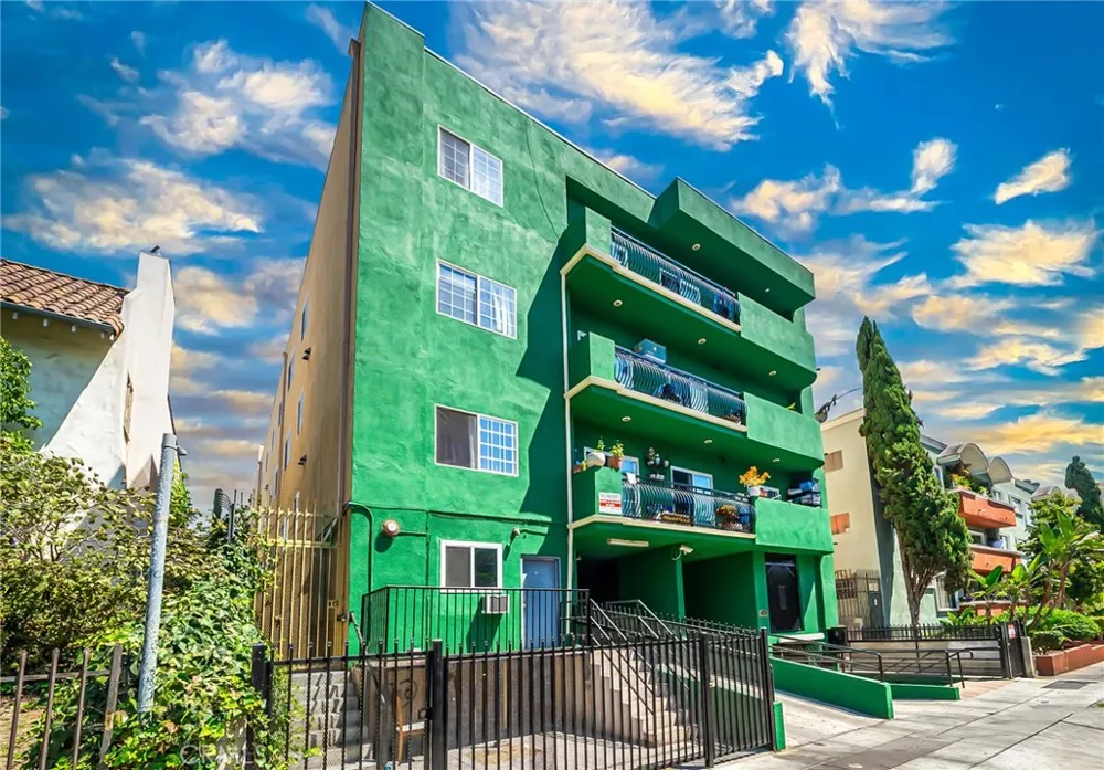 316 S New Hampshire #301 Los Angeles, CA 90020