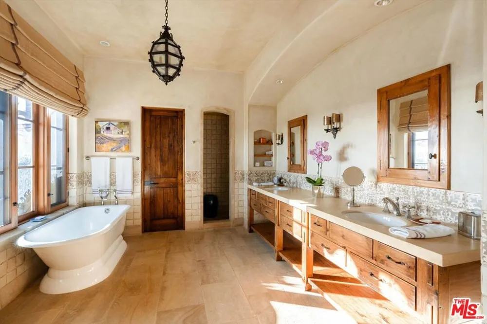1915 Monte Alegre Drive Carpinteria, CA 93013