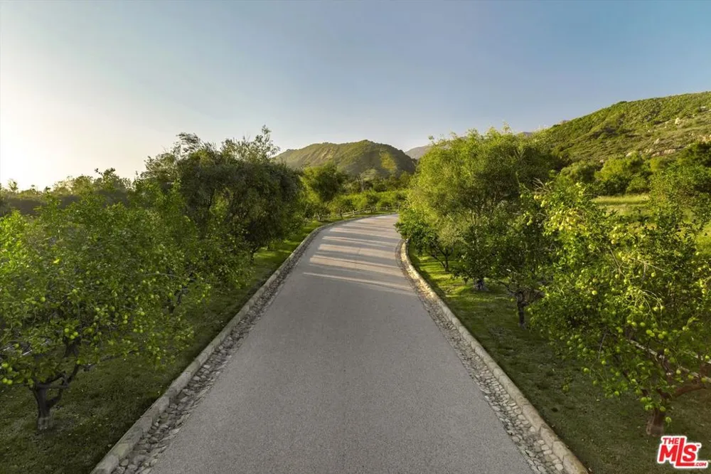 1915 Monte Alegre Drive Carpinteria, CA 93013