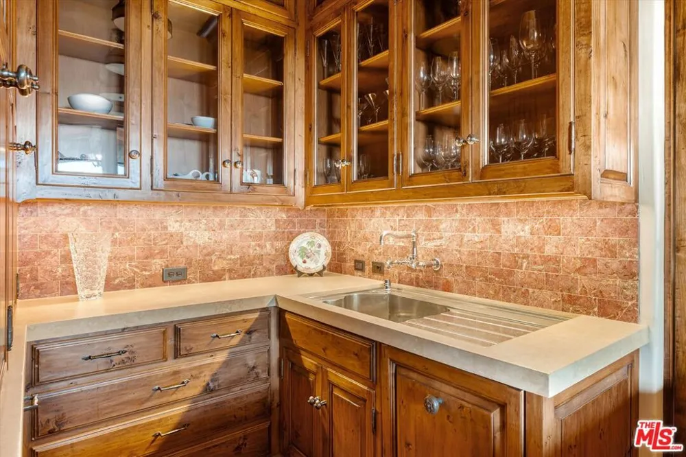 1915 Monte Alegre Drive Carpinteria, CA 93013