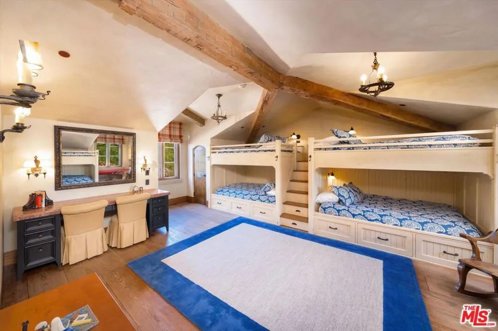 1915 Monte Alegre Drive Carpinteria, CA 93013