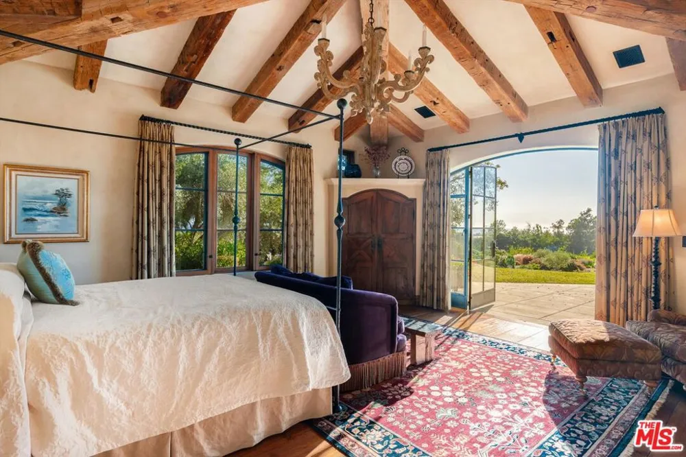 1915 Monte Alegre Drive Carpinteria, CA 93013