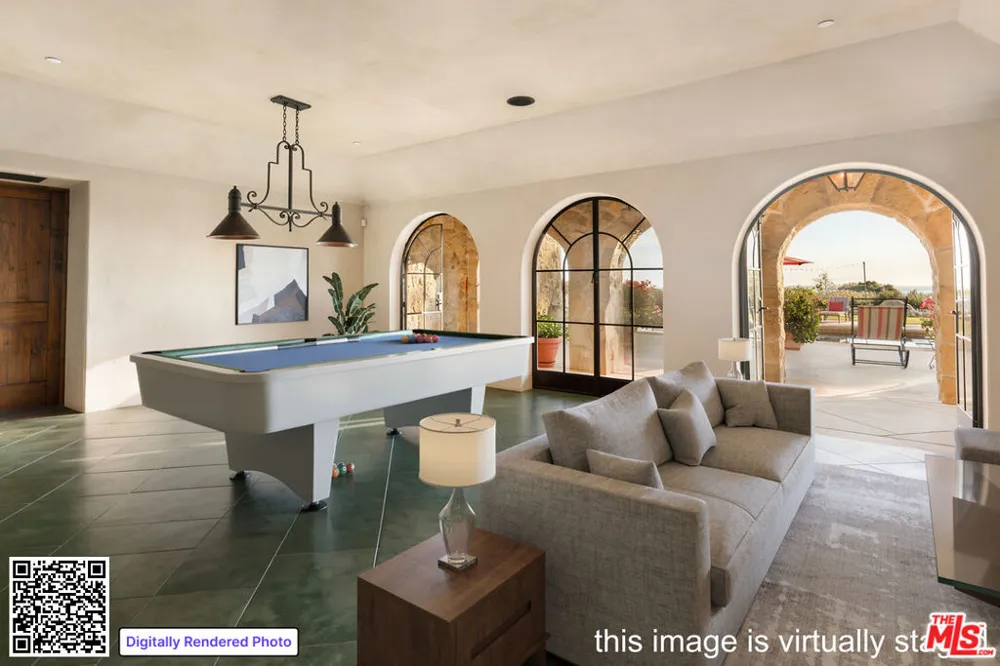 1915 Monte Alegre Drive Carpinteria, CA 93013