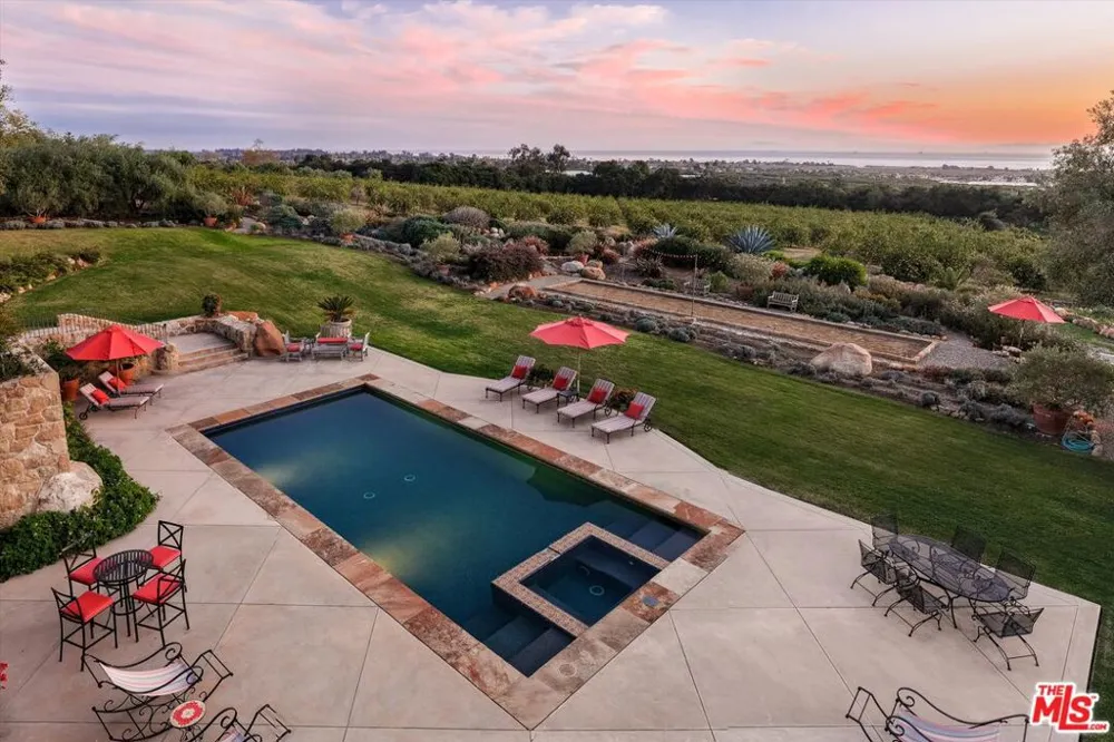 1915 Monte Alegre Drive Carpinteria, CA 93013