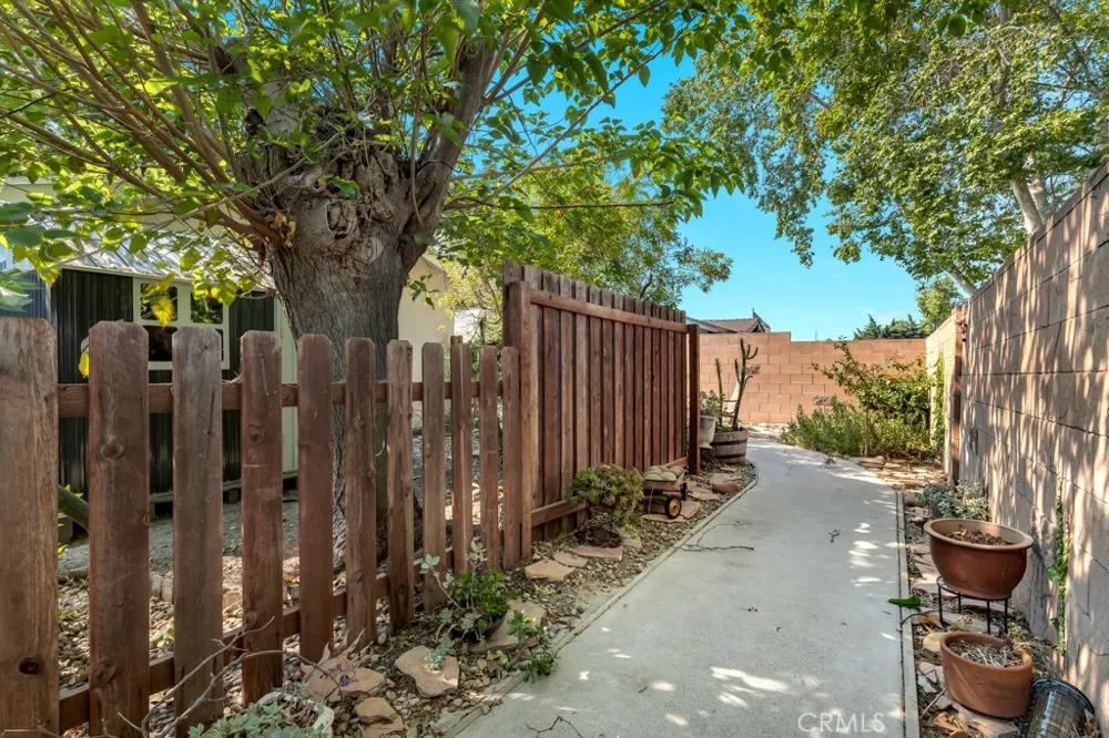 23101 Lanark Street #2 West Hills, CA 91304