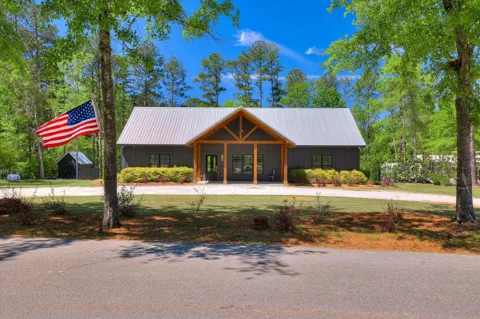 1140 Lake Drive