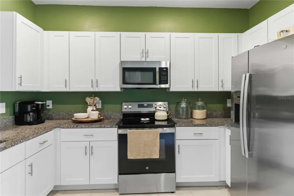 2549 SUNRAY VENUS WAY Ruskin, FL 33570