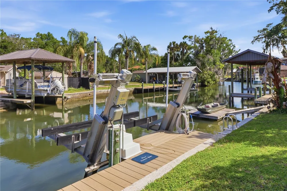 9235 W HARBOR ISLE COURT Crystal River, FL 34429
