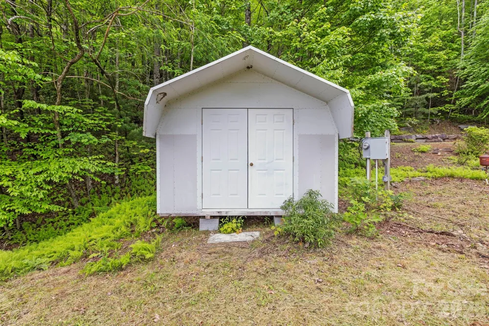 1325 Golden Road Lake Toxaway, NC 28747