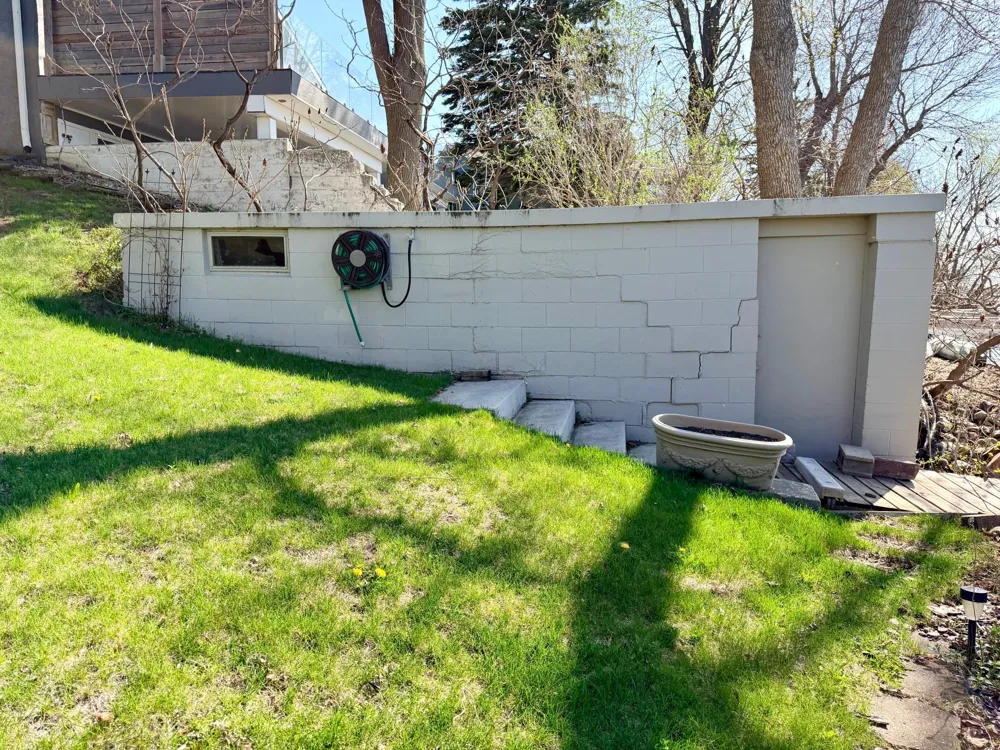 809 W Lake Avenue Worthington, MN 56187