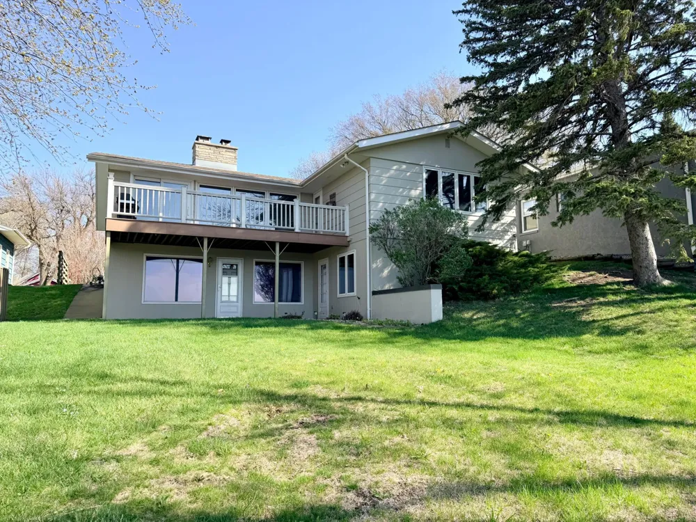 809 W Lake Avenue Worthington, MN 56187