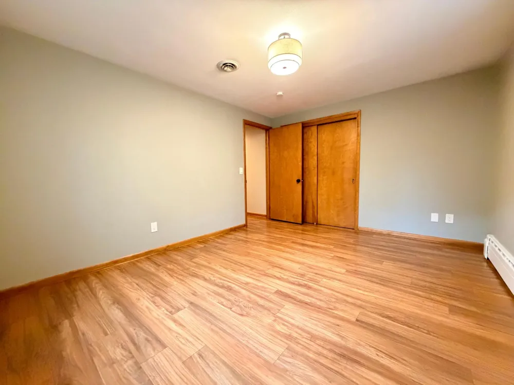 809 W Lake Avenue Worthington, MN 56187