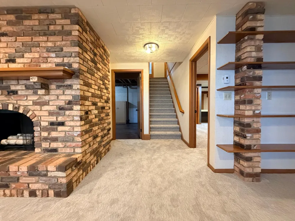 809 W Lake Avenue Worthington, MN 56187