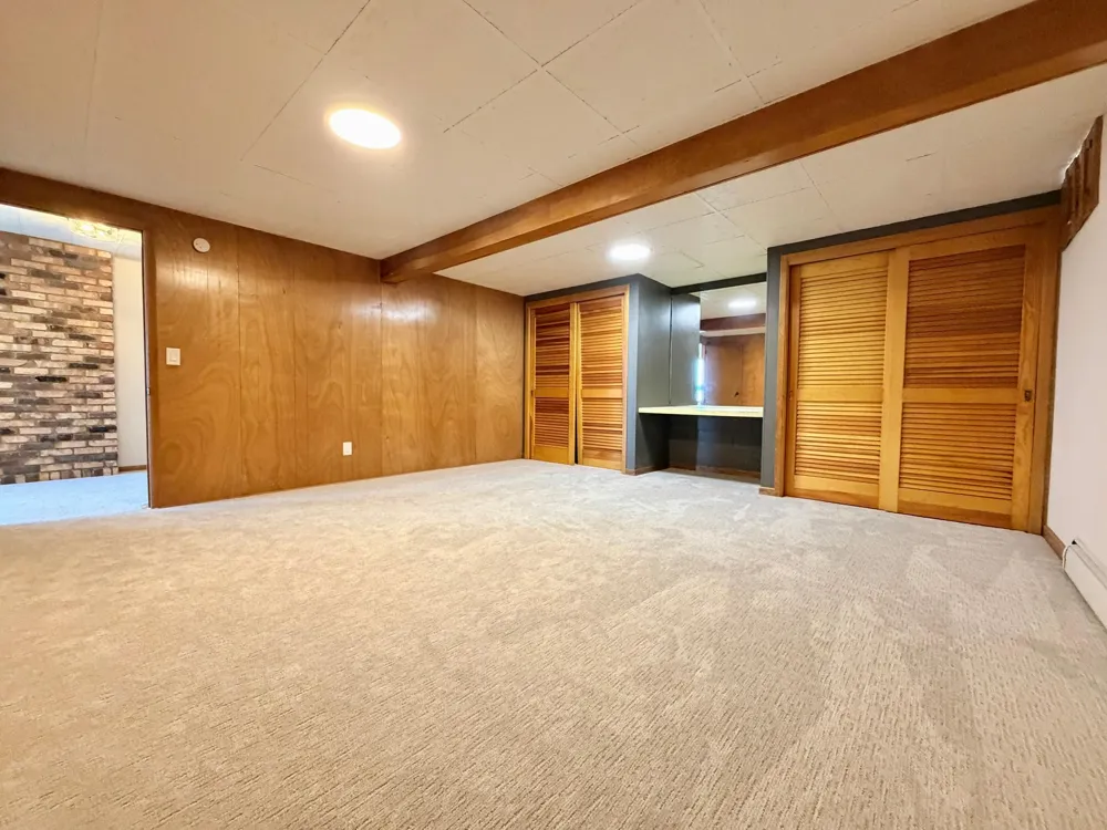 809 W Lake Avenue Worthington, MN 56187
