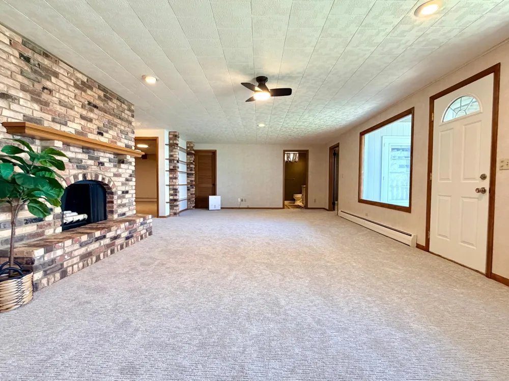 809 W Lake Avenue Worthington, MN 56187