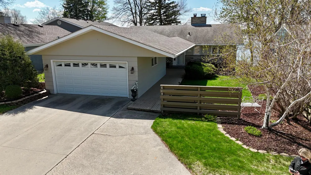 809 W Lake Avenue Worthington, MN 56187