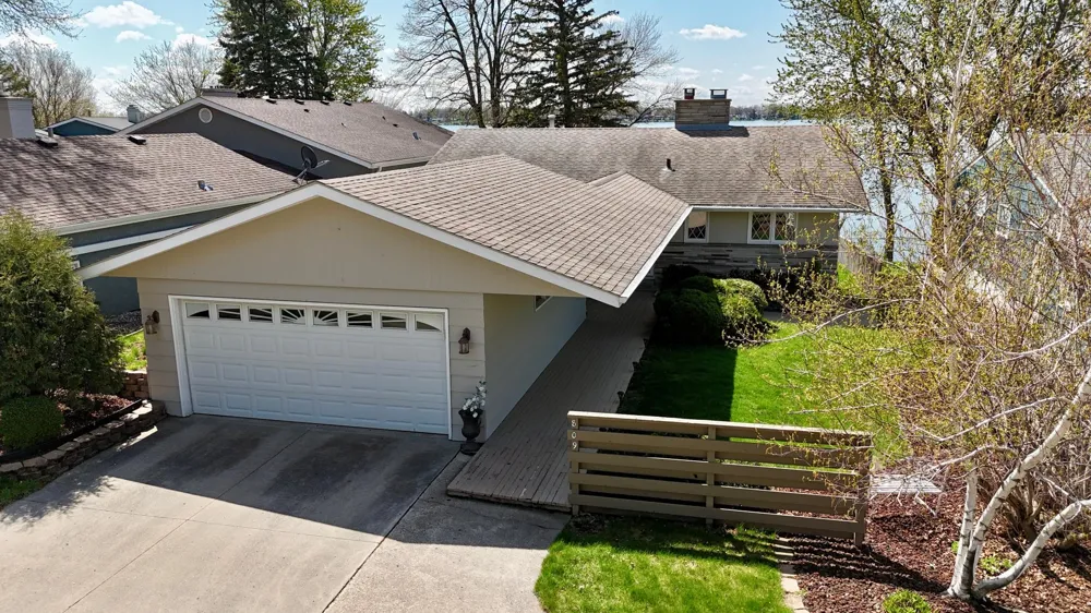 809 W Lake Avenue Worthington, MN 56187