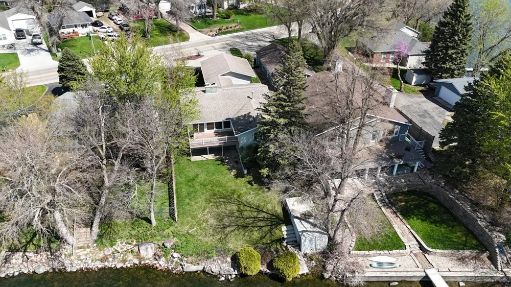 809 W Lake Avenue Worthington, MN 56187