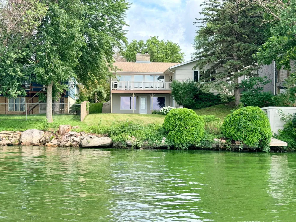 809 W Lake Avenue Worthington, MN 56187