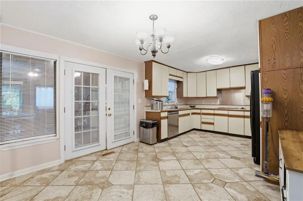 1004 W Lewis Street Rossville, GA 30741