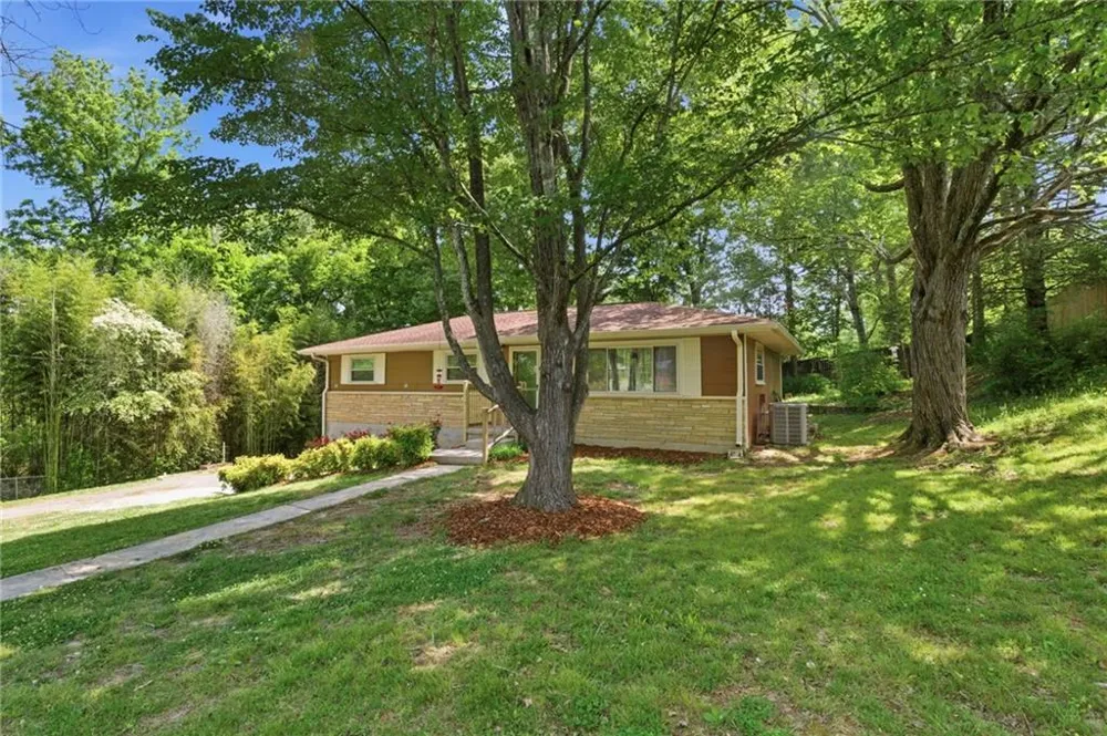 1004 W Lewis Street Rossville, GA 30741
