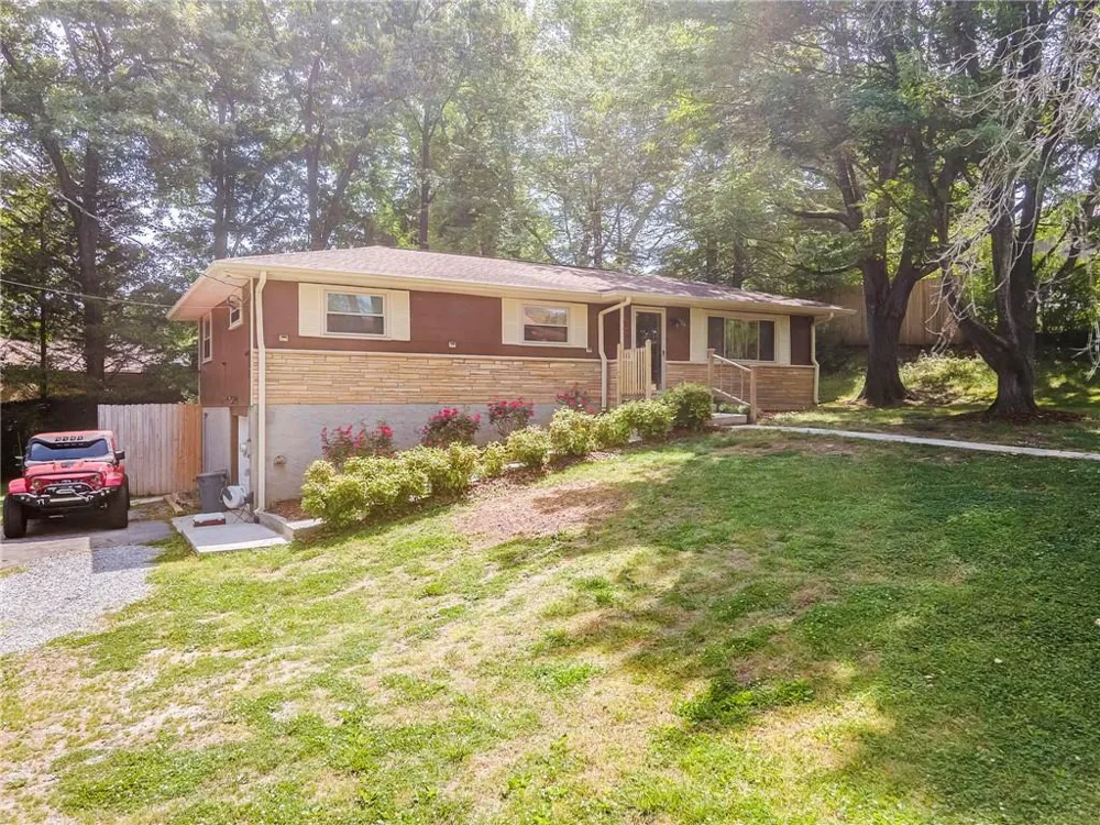 1004 W Lewis Street Rossville, GA 30741