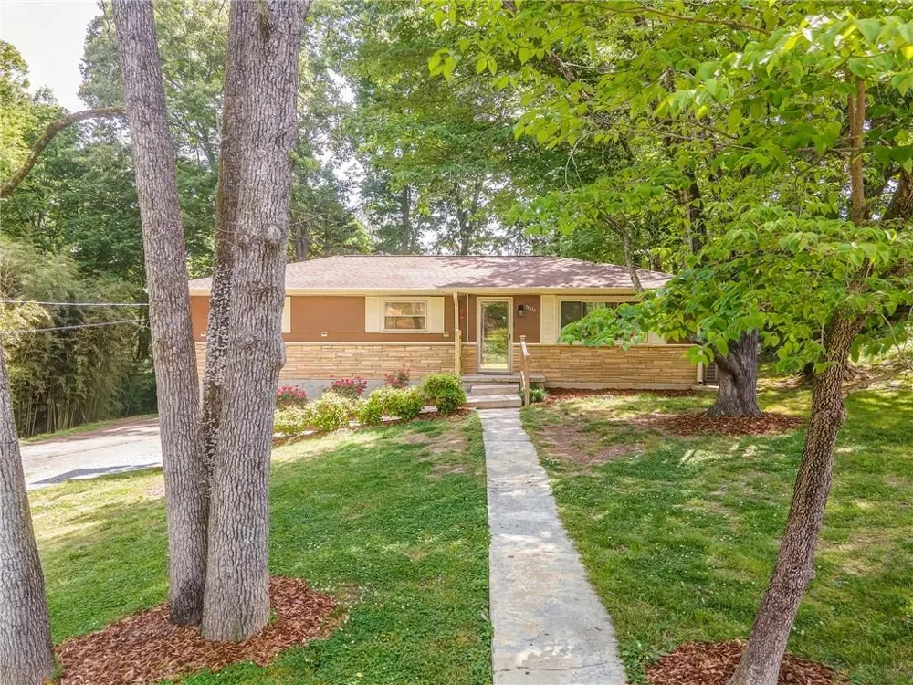 1004 W Lewis Street Rossville, GA 30741