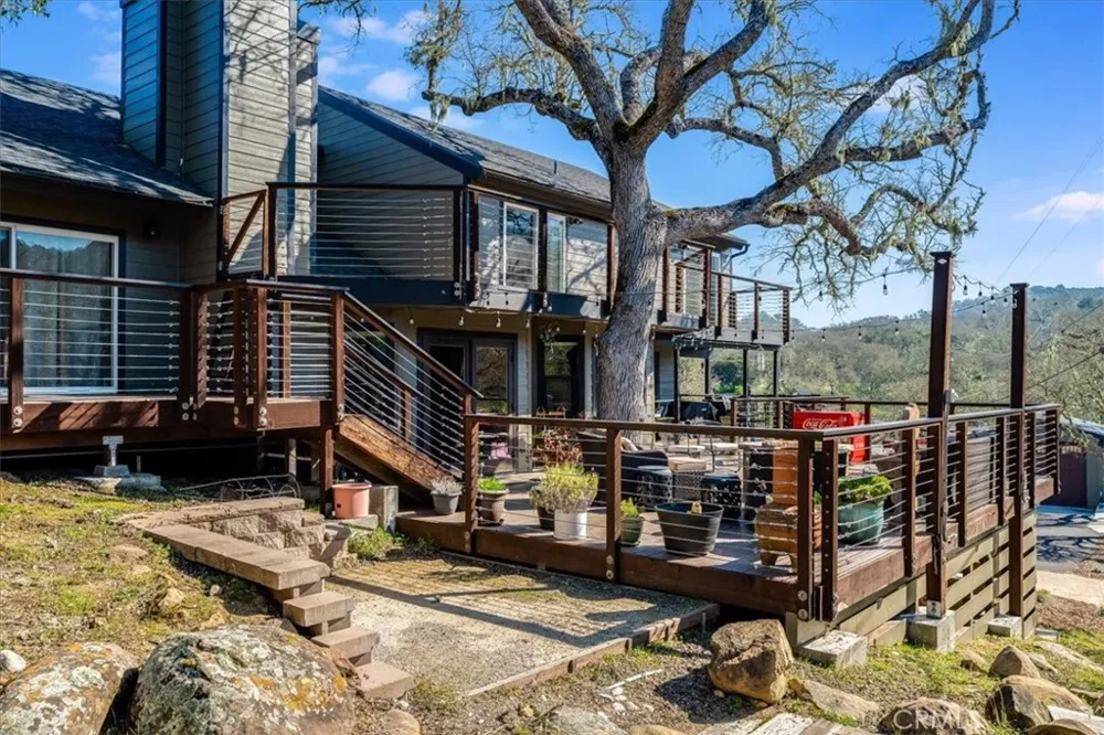 8160 Los Osos Atascadero, CA 93422