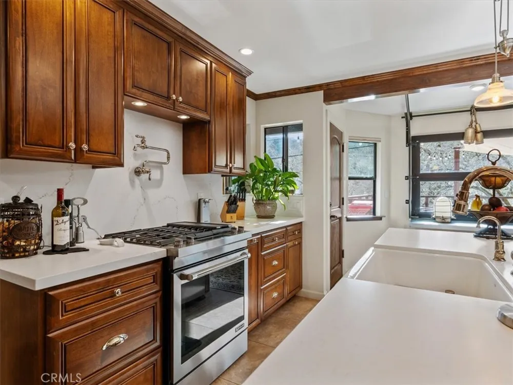 8160 Los Osos Atascadero, CA 93422