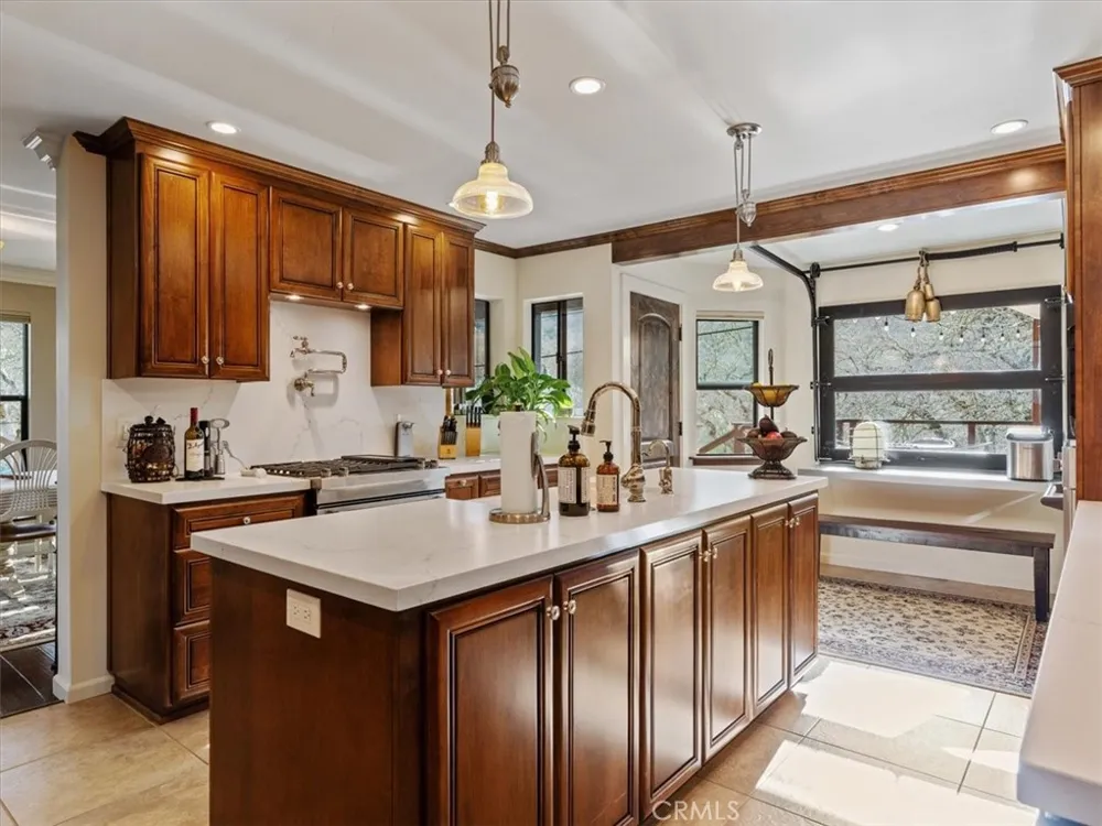 8160 Los Osos Atascadero, CA 93422