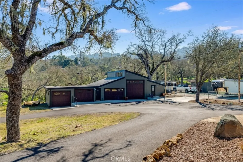 8160 Los Osos Atascadero, CA 93422