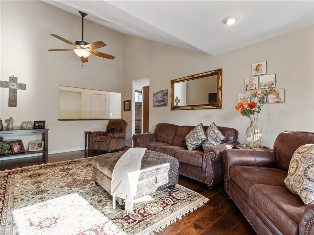8160 Los Osos Atascadero, CA 93422
