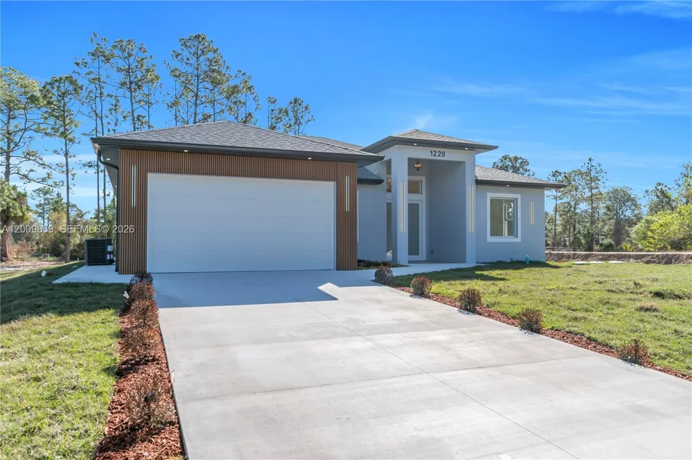 1220 Euclid Ave Lehigh Acres, FL 33972