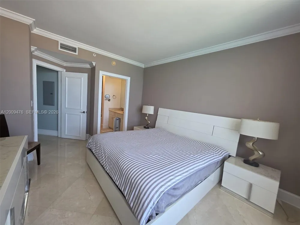 6365 Collins Ave #4311 Miami Beach, FL 33141