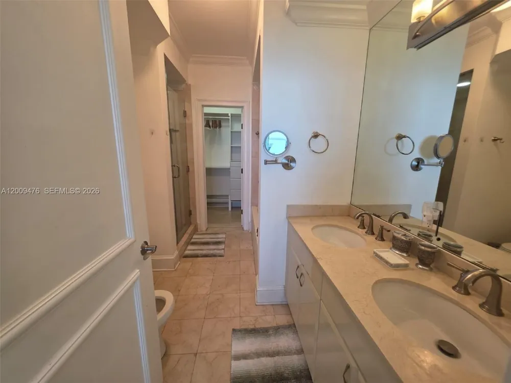6365 Collins Ave #4311 Miami Beach, FL 33141