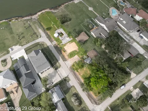 2588 Cliff Drive