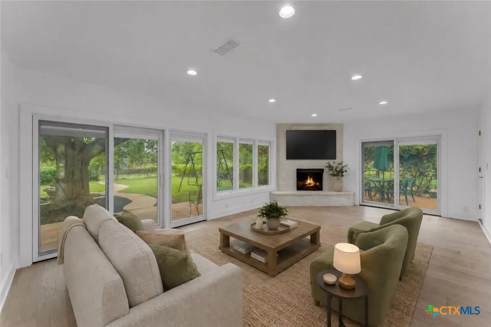 406 Ancient Oaks Drive Marble Falls, TX 78654
