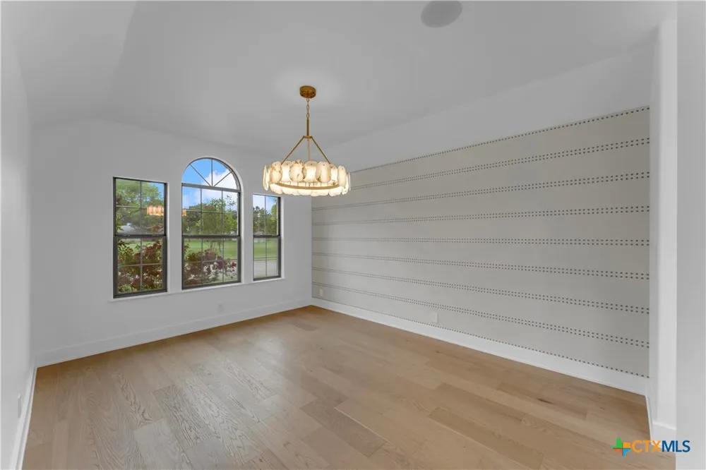 406 Ancient Oaks Drive Marble Falls, TX 78654